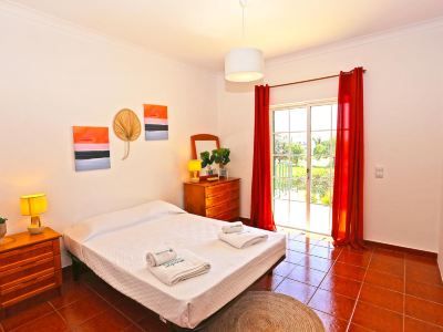 U 02 - Bedroom 2 in Casa Quinta Estação