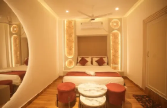 เมฆนาถ บาย ปัทมาราก โรงแรมใน