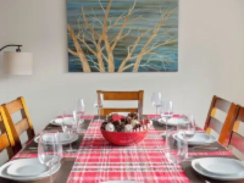 Mountain Escape Next to Camelback Resort! Ideal for Families and Big Groups Hotels in Pocono