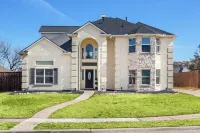 GREAT DEAL! Huge and Stylish Lake View House in Rowlett