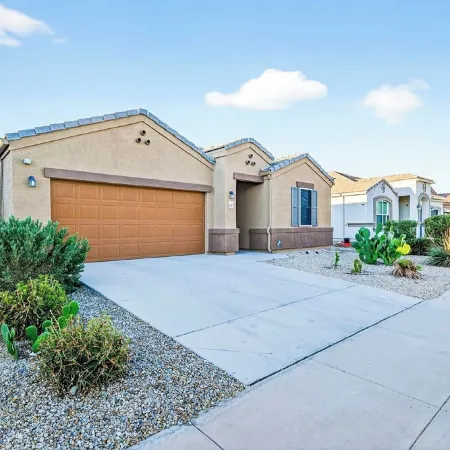 Tropical Desert Oasis. New built! Family friendly. Grill,Tiki bar&Mountain view.