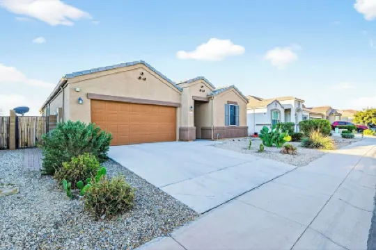 Tropical Desert Oasis. New built! Family friendly. Grill,Tiki bar&Mountain view.