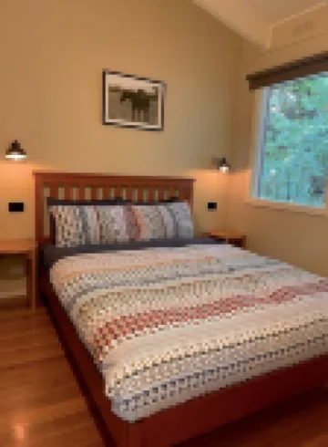 Howqua House - a homely gem close to the lake. Hotels in Mansfield