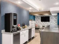 WaterWalk Extended Stay Minneapolis - Plymouth - Parking