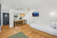 Spring Hill Terraces Motel & Apartments