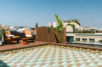 The Social Hub Porto - Rooftop Pools