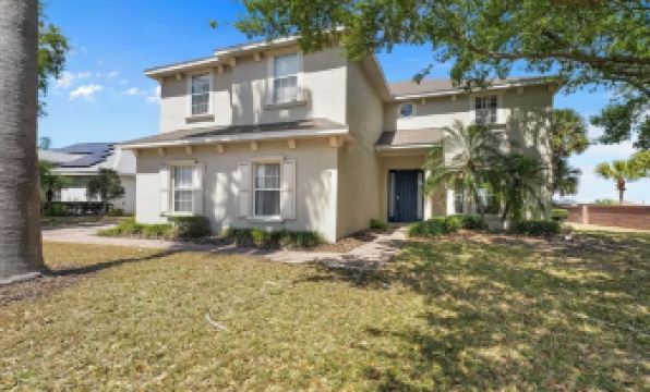 Make Memories in This 6 Bedroom With Private Pool