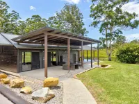 Hidden Gem, Unique Rural barn on acreage yet 5 minutes to beautiful Valla Beach Hotels in South West Rocks