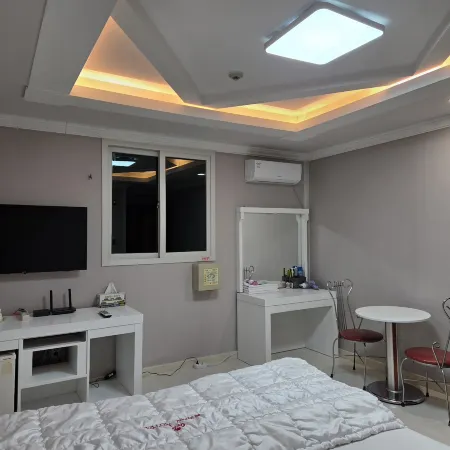 Gumi Sagokdong Bellagio Отели рядом с достопримечательностью «Железнодорожная станция Вэгван»