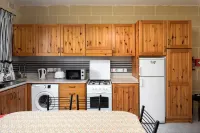 Traditional 2BR - Terrace Country Views