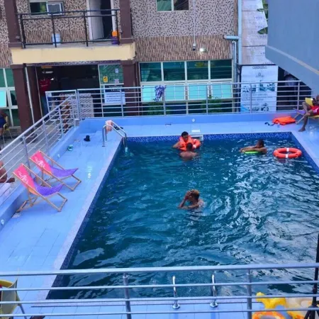 Luxurious Awoyaya Apartment With Private Pool and Garden