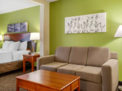 Sleep Inn & Suites Airport Hotels in Milwaukee