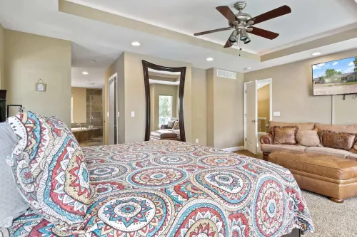 Eagle Ridge Retreat - Dock, Hot Tub & Game Room - Homestays