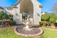NEWHOUSE MANSION DALLAS TOP 10 Vacation Rental  POOL and SPA3 Acres Of Land