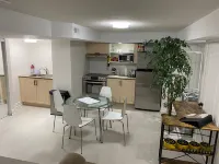 Newly Renovated Two Bedroom Apartment فنادق في 