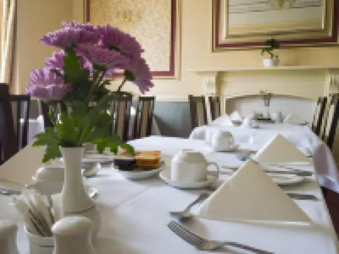 Victoria Park Lodge Hotels in Royal Leamington Spa