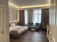 Theatrum Hotel Baku Hotels in der Nähe von Hochhauskomplex Flame Towers