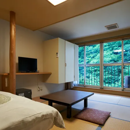Shima Onsen Yuzurihaso Hot Spring Inn