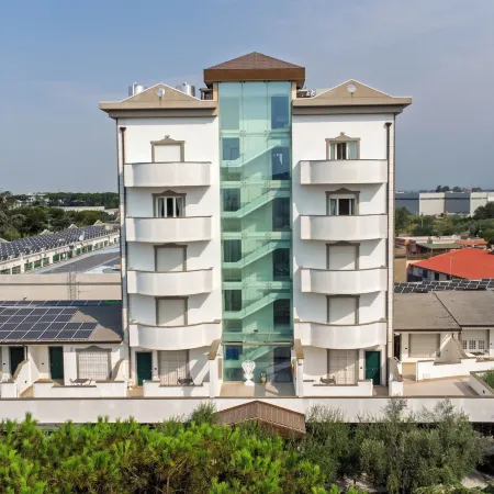Arcom Palace
