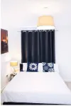 Deluxe En-suite Room w FastWiFi, Free Parking & Equipped Kitchen