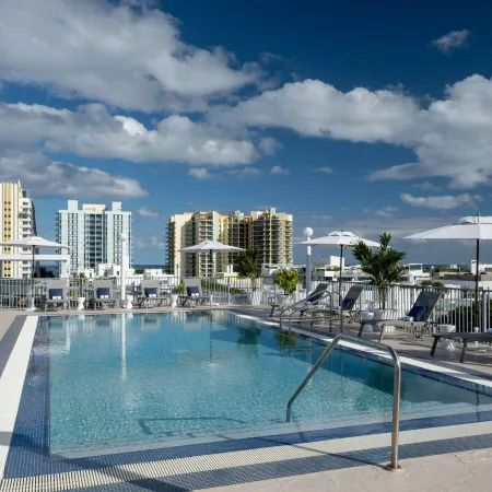Courtyard Miami Beach South Beach