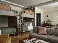 Cincinnati's Fidelity Hotel Hotels near Freedom Center