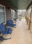 Quiet, secluded bluff top cabin with beautiful sunsets