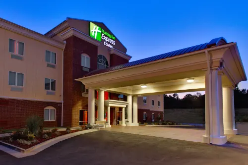 Holiday Inn Express & Suites Malvern by IHG