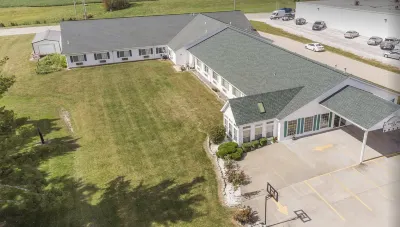 Red BUD Country Inn Hotel di 