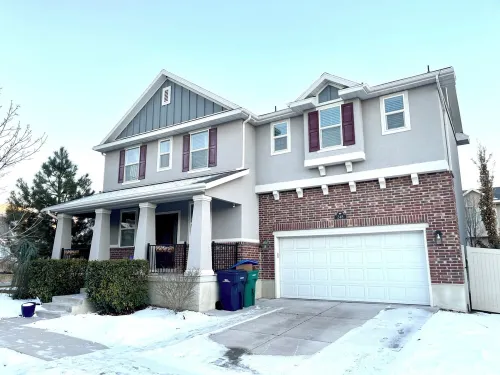 Beautiful and Clean Sandy Home close to Trax Station
