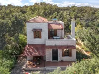 Villa Phaedra Hotels in Prines