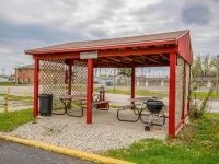 Travelier Motel Hotels in Macon