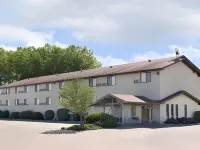 Super 8 by Wyndham Yankton Hotels in Yankton