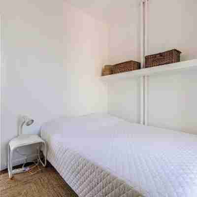Air-conditioned Seafront Apartment - Nice Rooms