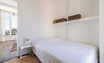 Air-conditioned Seafront Apartment - Nice