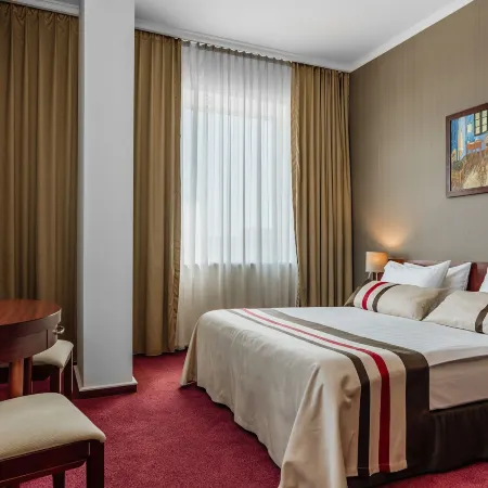 Premier Kraków Hotel Отели рядом с достопримечательностью «Броновице»