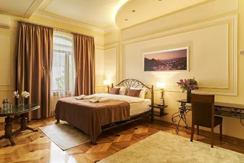 S&L Boutique Hotel