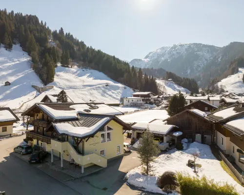 Apartment in Hollersbach Near Ski Lift Hotels in Hollersbach im Pinzgau