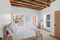 Evalina Hotel - 4-Star