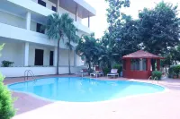 Hotel Badami Court