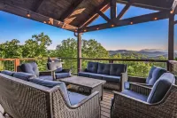 Lazy Bear Lodge 5 Bedroom Cabin by RedAwning