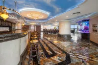 V-Hotel Da Nang Beach - Bars
