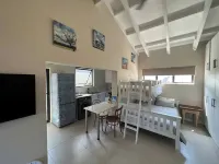 Sting-Ray Cottage - Staynest Guesthouse - Homestays