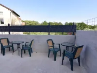 Lovely apartment for a comfortable stay Hotels in Plovanija