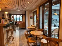 Café-Hôtel le Morillon, Domaine du Grand Massif-Samoëns Hotels in Morillon