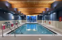 Home2 Suites by Hilton West Edmonton - Pool