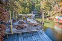 Dog Friendly Cottage on Lake Pontoon Available - 4-Star