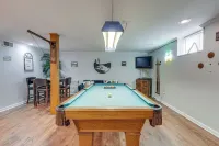 Family-Friendly Riverhouse Fishing and Hot Tub - Wifi