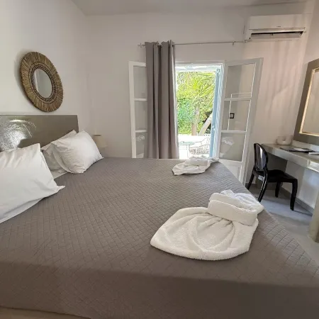 Zoumis Residence
