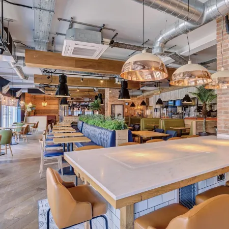 Premier Inn Portsmouth Dockyard Отели рядом с достопримечательностью «Корабль-музей HMS Victory»